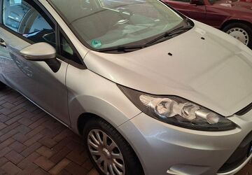 Ford Fiesta 81.500 km 4.600 &euro; Wülfrath 42489