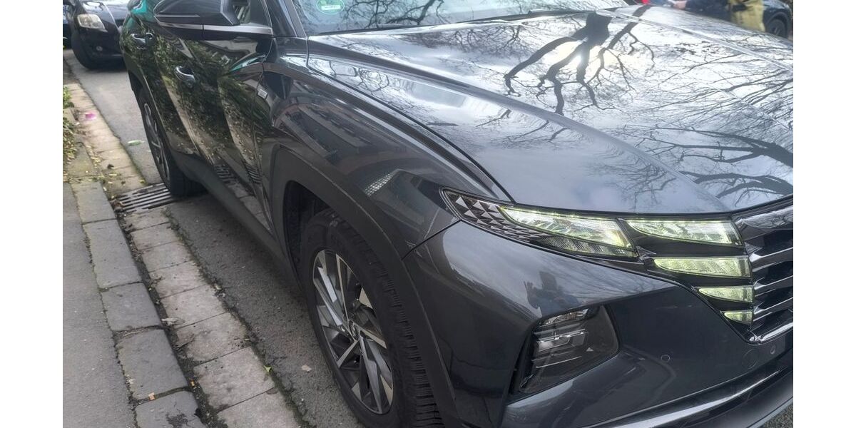 Hyundai TUCSON 266.100 km 15.599 &euro; Neuss 41460