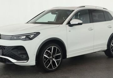 VW Tiguan 18.200 km 41.884 &euro; Düsseldorf 40233