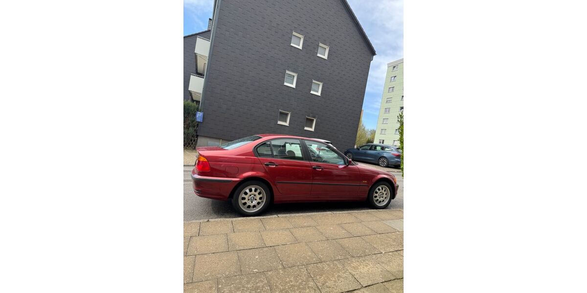 BMW 318 166.000 km 1.999 &euro; Wülfrath 42489