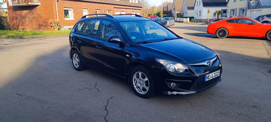 Hyundai i30 207.997 km 5.900 &euro; Dormagen 41541