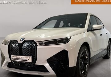 BMW iX 52.549 km 43.999 &euro; Düsseldorf 40237