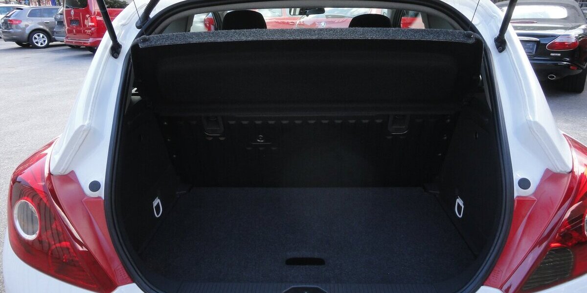 Opel Corsa Selection Klima Kette+TÜV neu S.heft 179.000 km 3.790 &euro; Neuss 41462