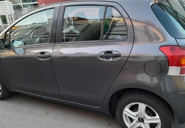 Toyota Yaris 125.000 km 3.500 &euro; Velbert 42549