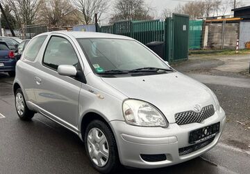 Toyota Yaris 133.000 km 2.600 &euro; Köln 50739