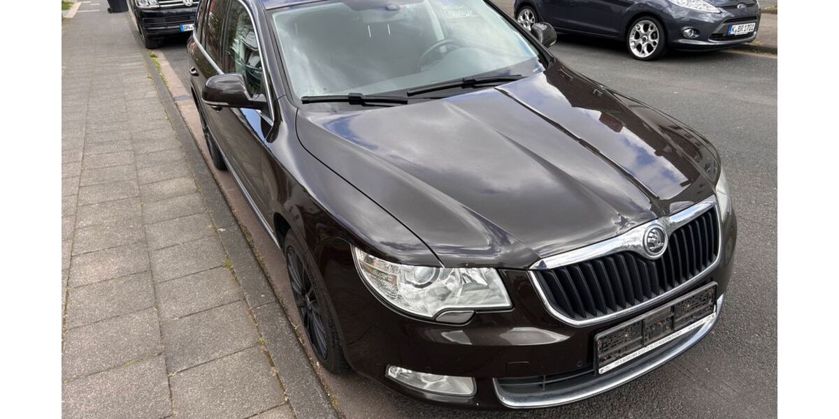 Skoda Superb 247.500 km 9.000 &euro; Köln 50769