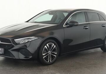 Mercedes-Benz A 200 25.300 km 27.984 &euro; Düsseldorf 40233