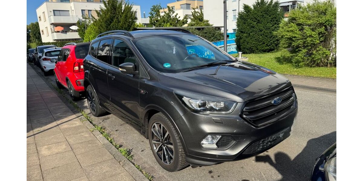 Ford Kuga 158.000 km 12.200 &euro; Köln 51149