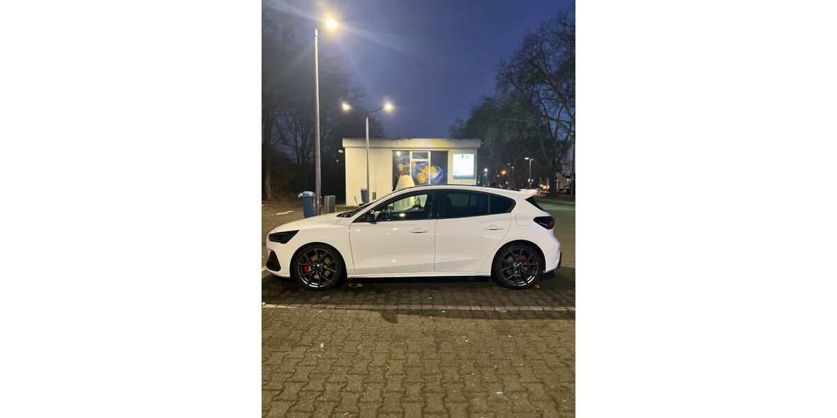 Ford Focus 13.445 km 34.800 &euro; Köln 51063