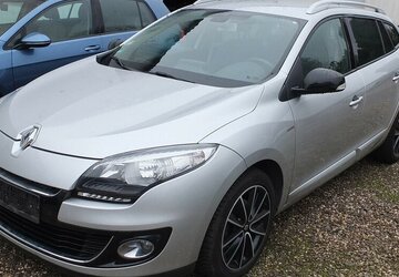 Renault Megane BOSE EDITION NAVI KLIMAAUTOM TEILLEDER PARK 107.158 km 7.408 &euro; Köln 50858