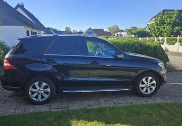 Mercedes-Benz ML 350 178.000 km 22.900 &euro; Köln 50769