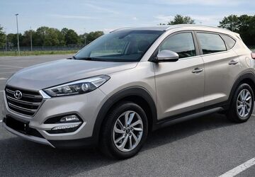 Hyundai TUCSON 87.000 km 12.600 &euro; Solingen 42697
