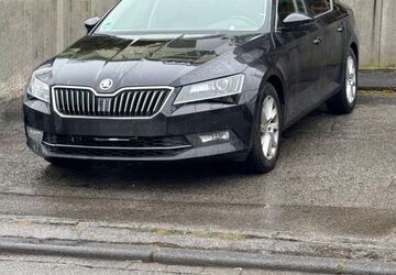 Skoda Superb 143.000 km 13.500 &euro; Remscheid 42857