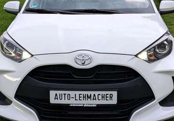 Toyota Yaris 3.890 km 16.290 &euro; Halver 58553