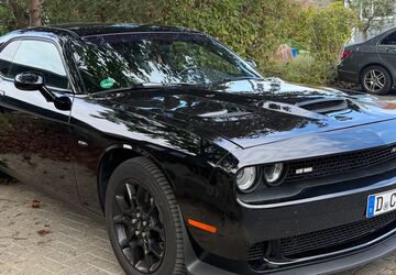 Dodge Challenger 135.000 km 19.500 &euro; Düsseldorf 40599