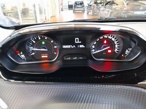 Peugeot 2008 Active Pano SHZ Klima PDC 68.099 km 8.290 &euro; HAAN 42781