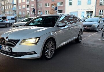 Skoda Superb 144.961 km 17.500 &euro; Düsseldorf 40477