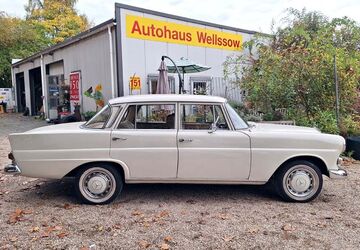 Mercedes-Benz 200 110.000 km 12.890 &euro; Köln Porz 51147