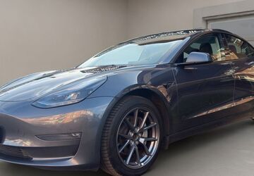 Tesla Model 3 185.840 km 22.490 &euro; Düsseldorf 40235