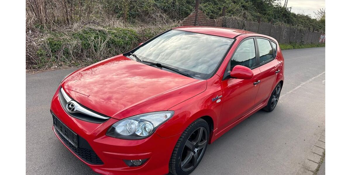 Hyundai i30 145.000 km 4.000 &euro; köln 50739