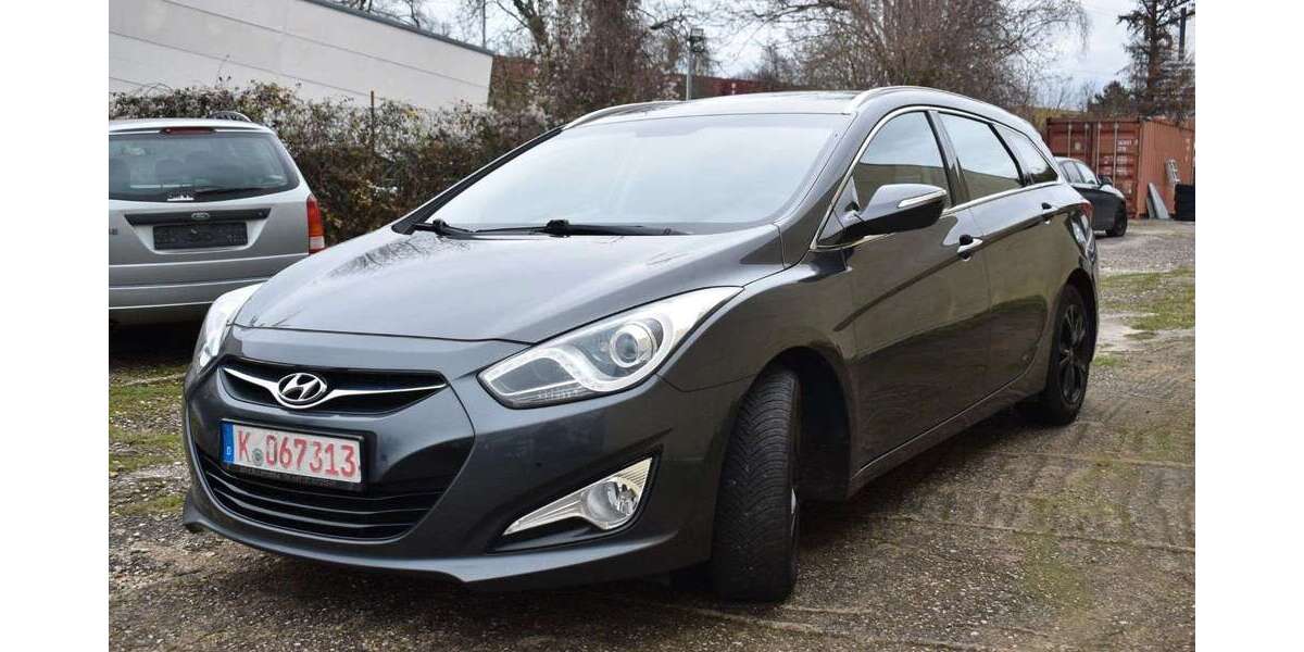 Hyundai i40 184.000 km 4.990 &euro; Köln 51105