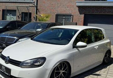 VW Golf 210.000 km 3.850 &euro; Solingen 42651