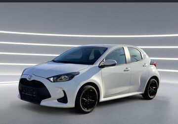 Toyota Yaris 33.955 km 15.780 &euro; Köln 51149