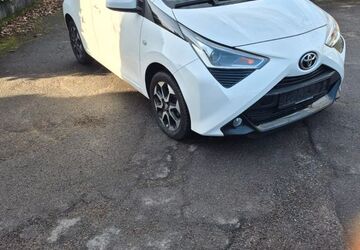 Toyota Aygo (X) 73.157 km 8.900 &euro; Köln 51147