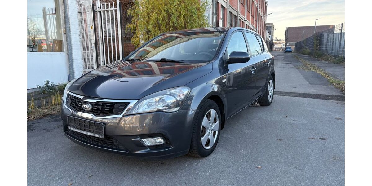 Kia ceed / Ceed 169.000 km 2.800 &euro; Hilden 40721