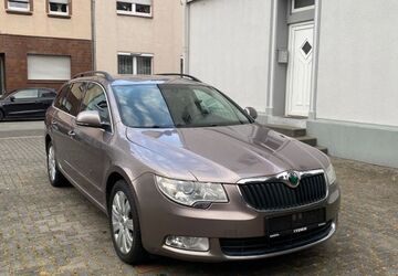 Skoda Superb 271.763 km 4.900 &euro; Solingen 42655