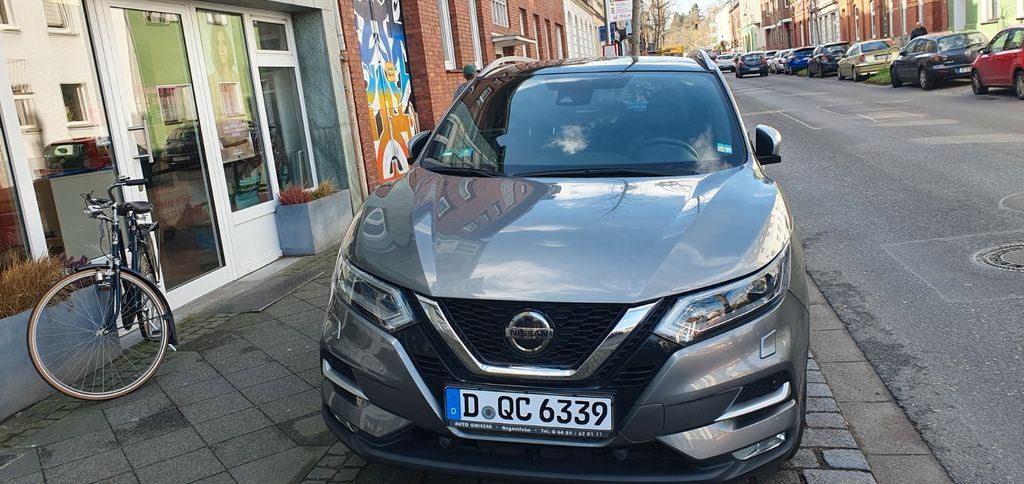 Nissan Qashqai 65.000 km 14.900 &euro; Düsseldorf 40625