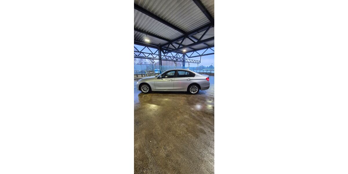 BMW 320 69.500 km 14.790 &euro; Düsseldorf 40233