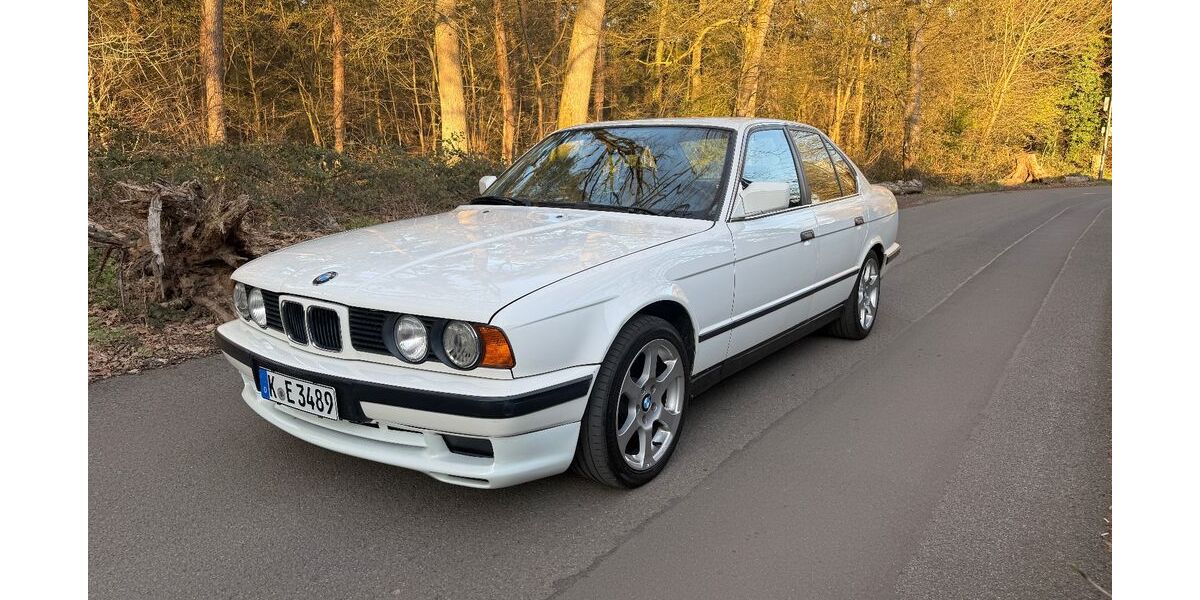 BMW 520 254.528 km 7.490 &euro; Köln 51067