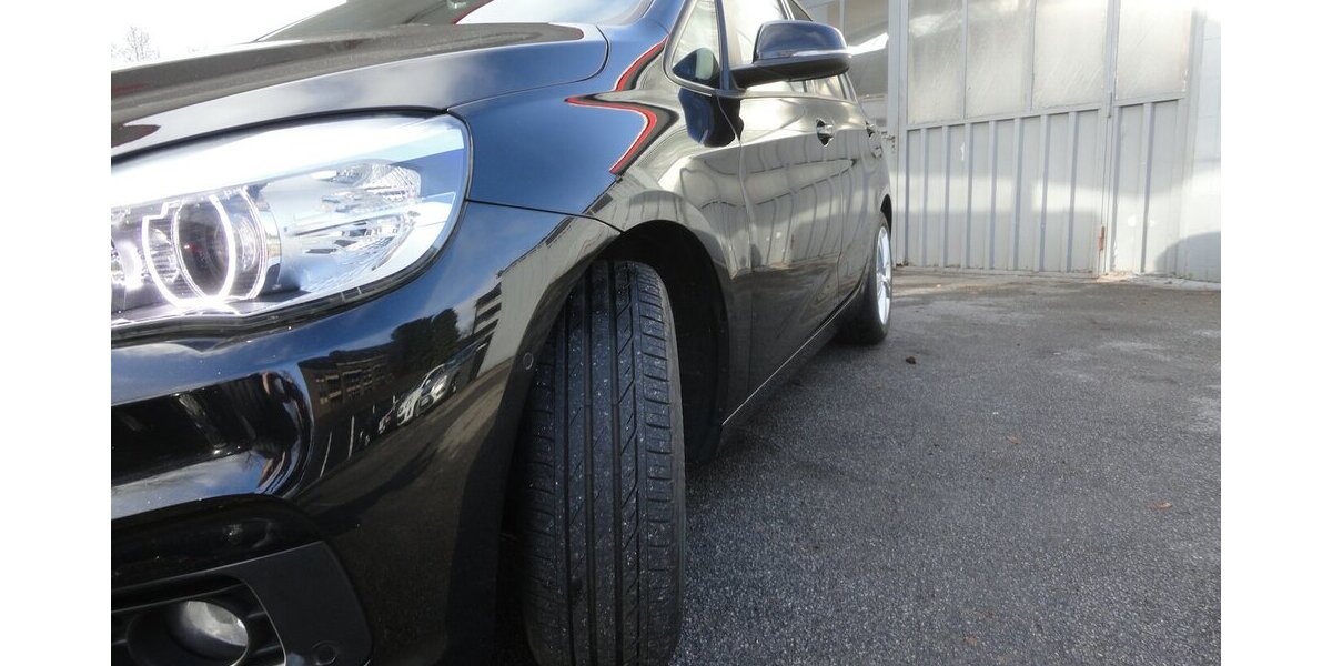 BMW 218 Active Tourer Autom Navi LED Klimatr.PDC SHZ 112.000 km 12.900 &euro; Neuss 41462