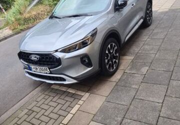 Ford Kuga 5.800 km 43.900 &euro; Köln 50829