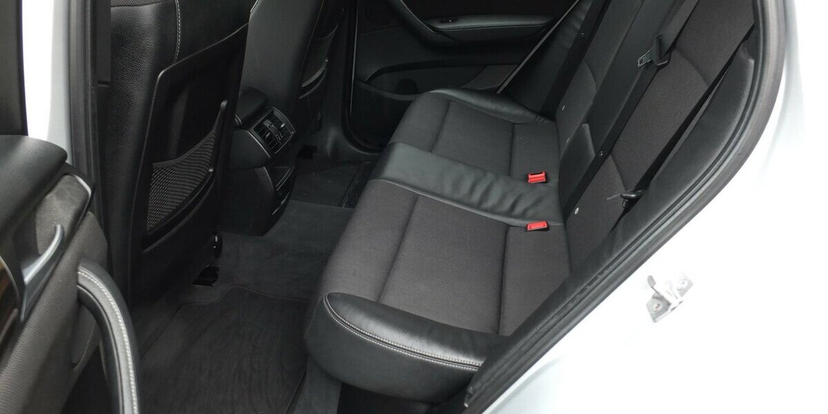 BMW X3 xDrive 20 d XENON NAVI TEILLEDER PDC STEPTRONIC 174.544 km 13.798 &euro; Köln 50858