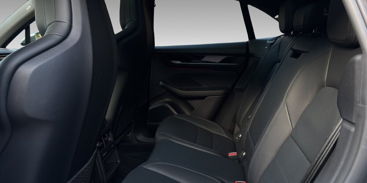 Porsche Macan Electric 4 Chrono Pano Sportsitz 0,25% 12.490 km 79.500 &euro; Wuppertal 42327