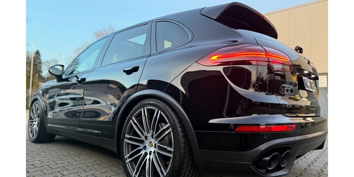 Porsche Cayenne 179.900 km 33.990 &euro; Bergisch Gladbach 51469