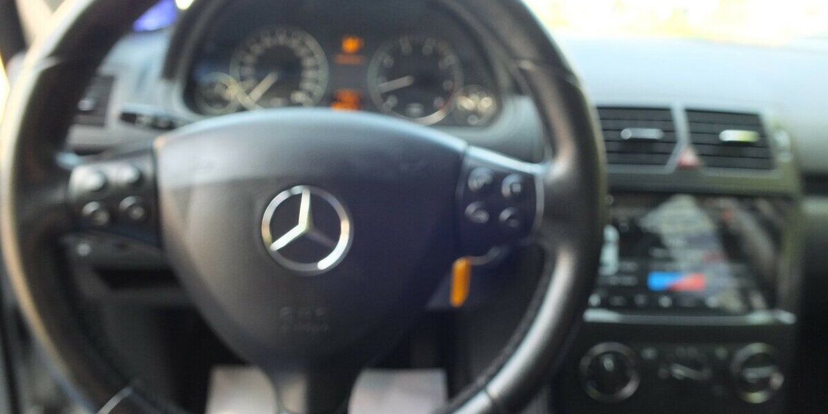 Mercedes-Benz A 150 AUTOTRONIC NAVI TEMPOMAT KLIMAANLAGE 98.516 km 7.804 &euro; Köln 50858