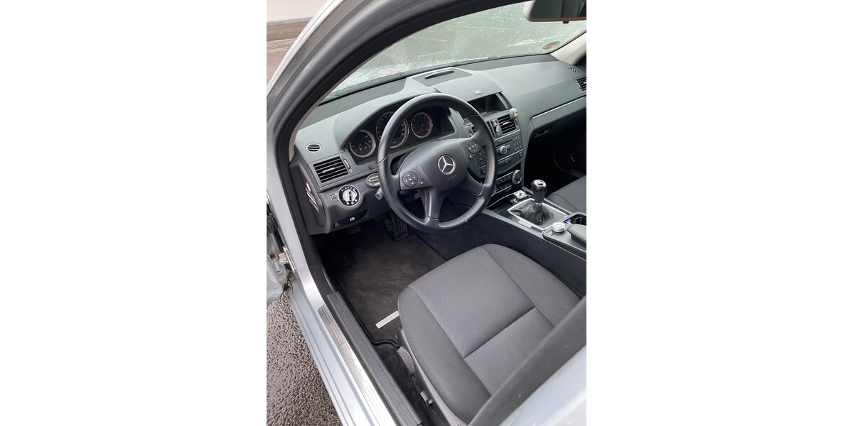 Mercedes-Benz C 200 257.000 km 5.999 &euro; Köln 50667