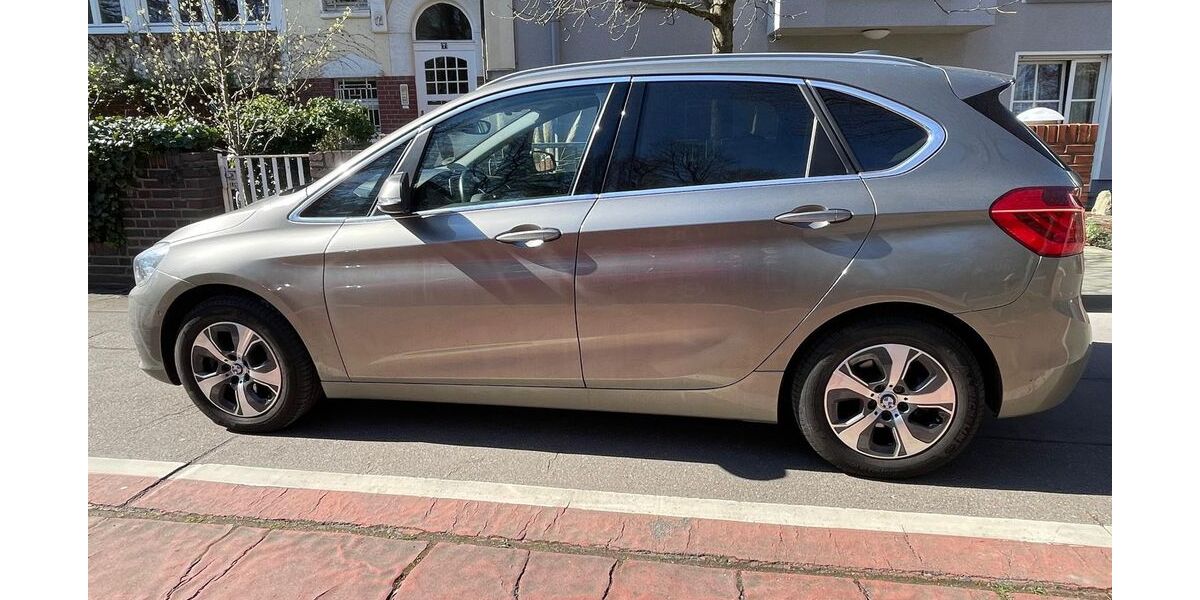 BMW 218 Active Tourer 33.000 km 22.990 &euro; Köln 50935