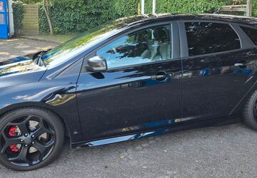 Ford Focus 84.000 km 16.490 &euro; Düsseldorf 40231