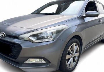 Hyundai i20 121.000 km 8.850 &euro; Solingen 42655