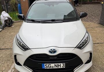 Toyota Yaris 10.700 km 22.499 &euro; Solingen 42659