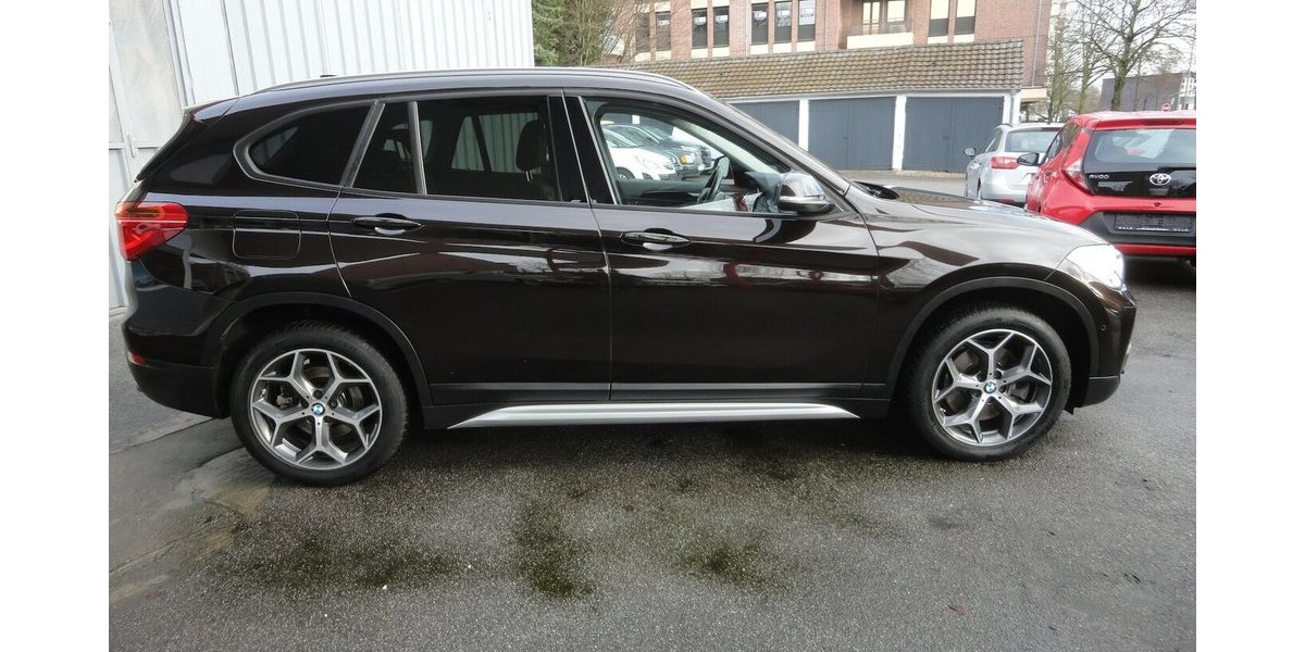 BMW X1 20 d xLine 4x4 Autom Navi Leder SHZ PDC LED 208.000 km 15.999 &euro; Neuss 41462