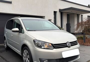 VW Touran 73.000 km 8.900 &euro; Köln 50674
