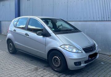 Mercedes-Benz A 180 215.425 km 2.300 &euro; Solingen 42651