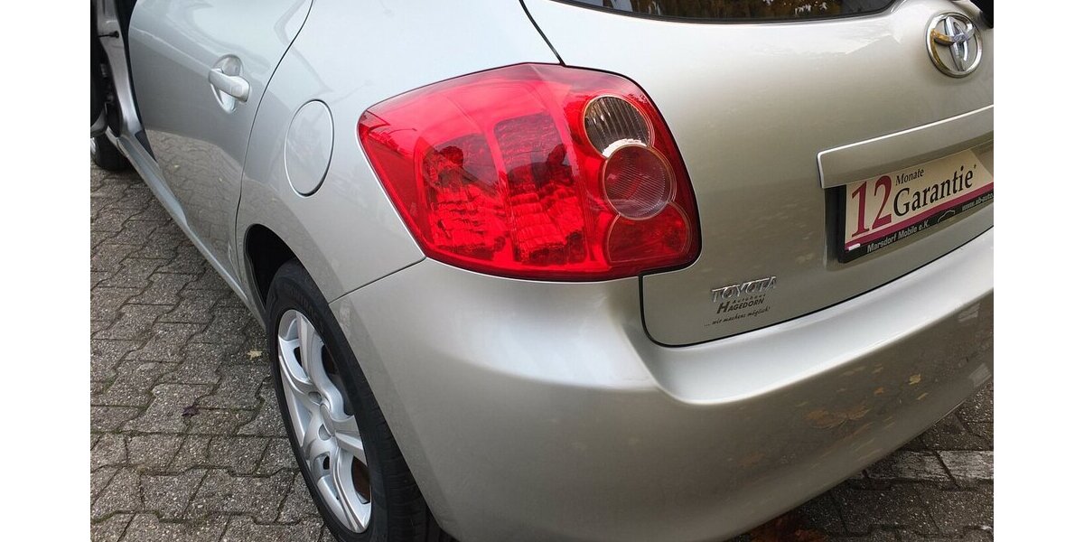 Toyota Auris 1.6i SOL ALLE INSPEKTIONEN GARAGENWAGEN 174.885 km 4.998 &euro; Köln 50858