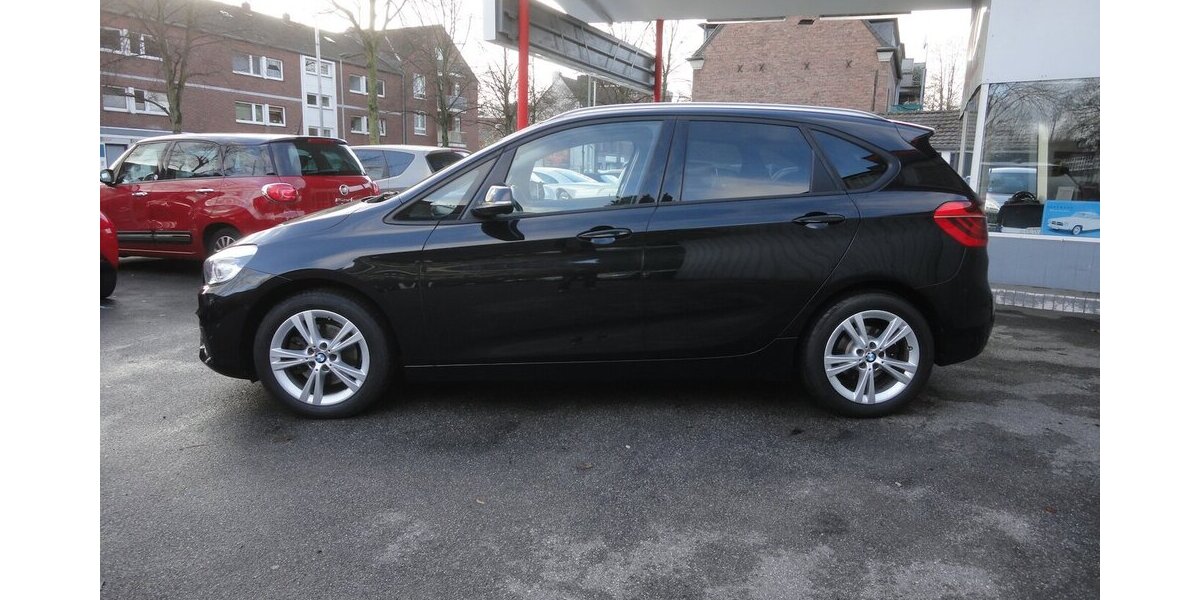 BMW 218 Active Tourer Autom Navi LED Klimatr.PDC SHZ 112.000 km 12.900 &euro; Neuss 41462