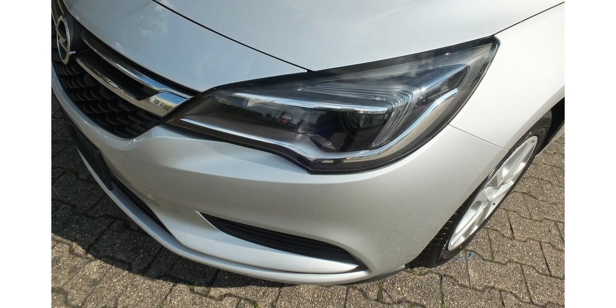 Opel Astra EDITION NAVI KLIMA TEMPOMAT BLUETOOTH 99.125 km 9.908 &euro; Köln 50858